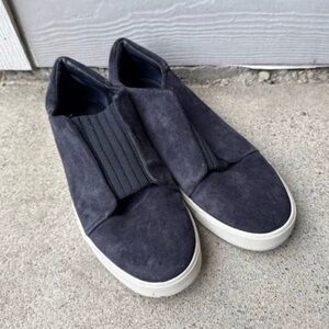 Vince Cantara Slip On Suede Sneakers 3KZ